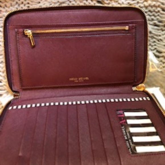 *HOST PICK* henri bendel Wallet *NEW* - Picture 13 of 13